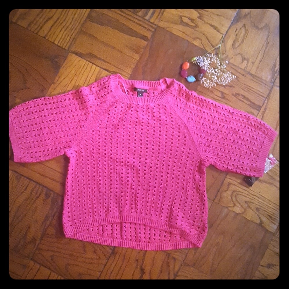 NEW NEVER WORN PINK SWEATER
